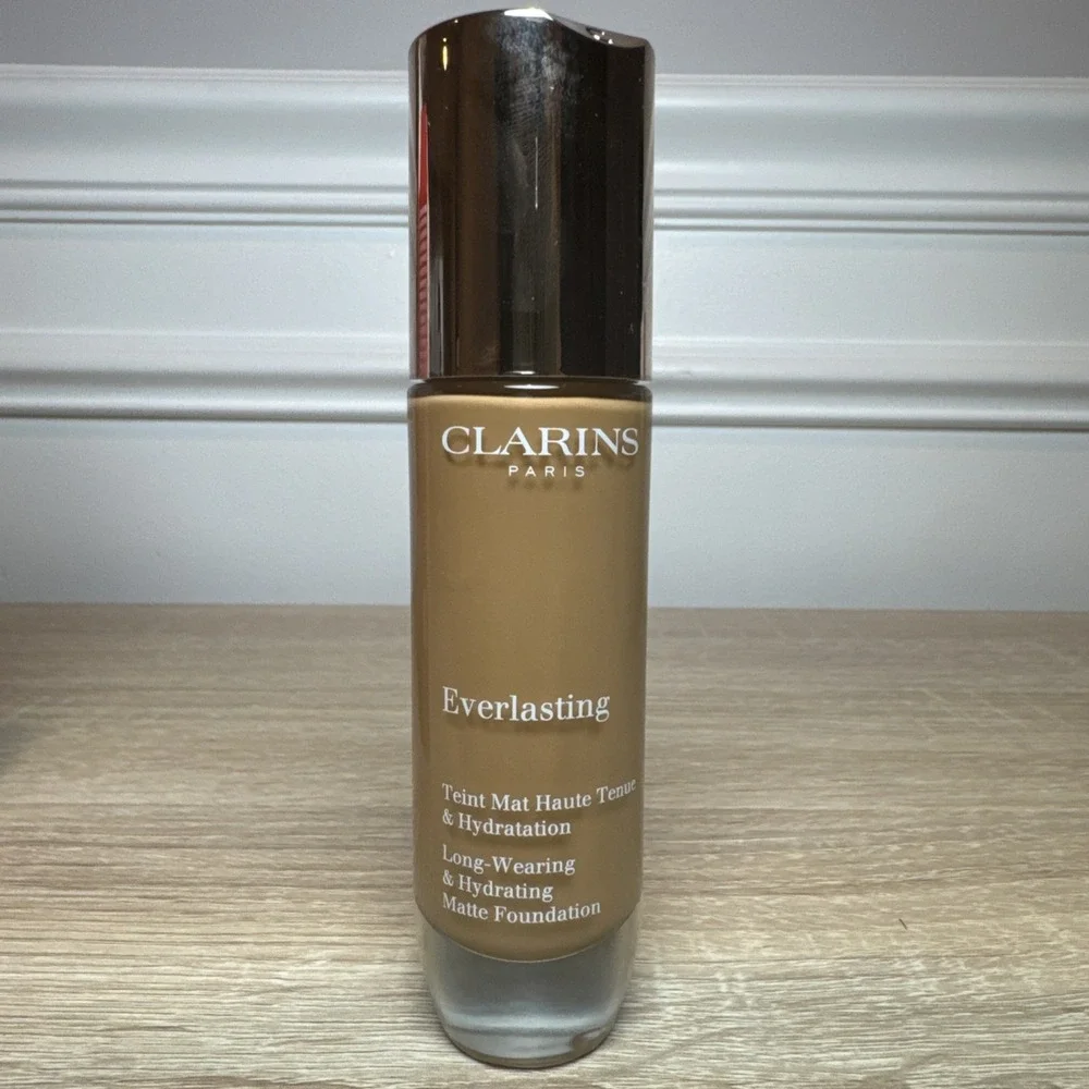 Clarins Everlasting Full Coverage Long Wearing‎ & Hydrating Matte 114.5W 30ml